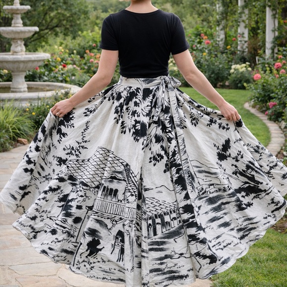 Vintage Mexico Scene Black and White Printed Skirt - Picture 2 of 4